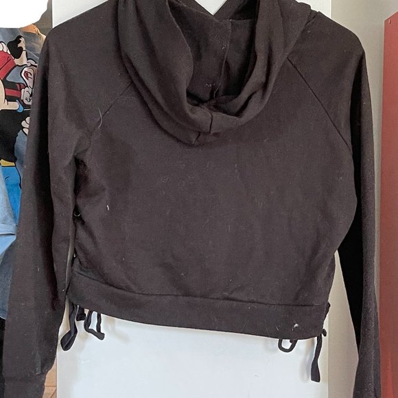 crop top - Picture 2 of 2